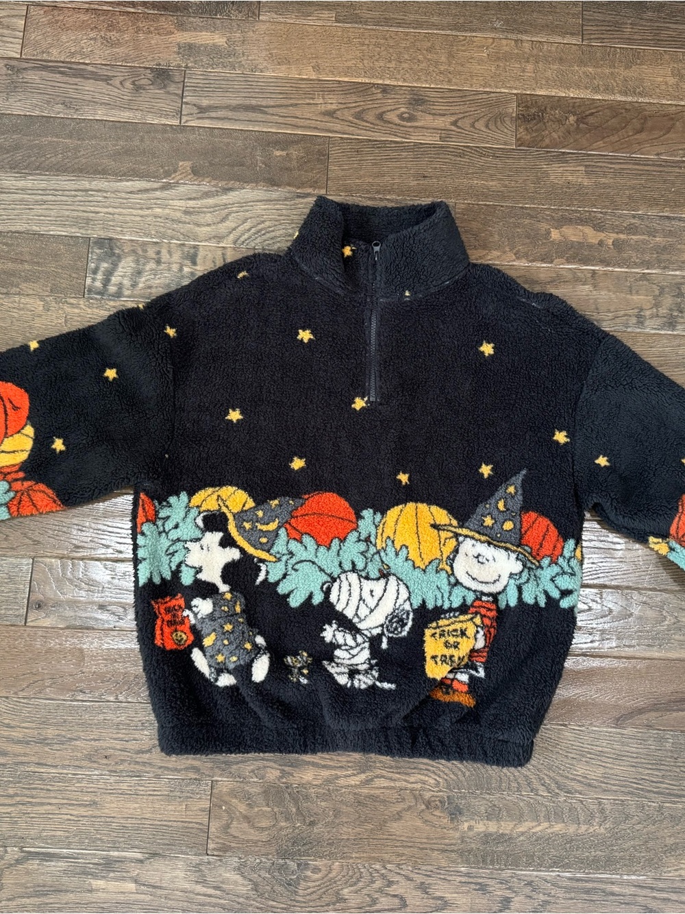 Size SMALL Peanuts Halloween juniors Sherpa quarter zip NWT